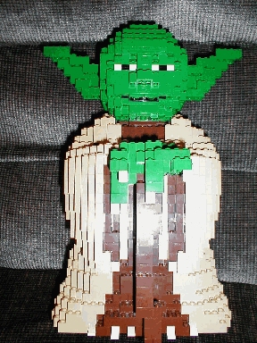 Lego Yoda (colors look better in this one)