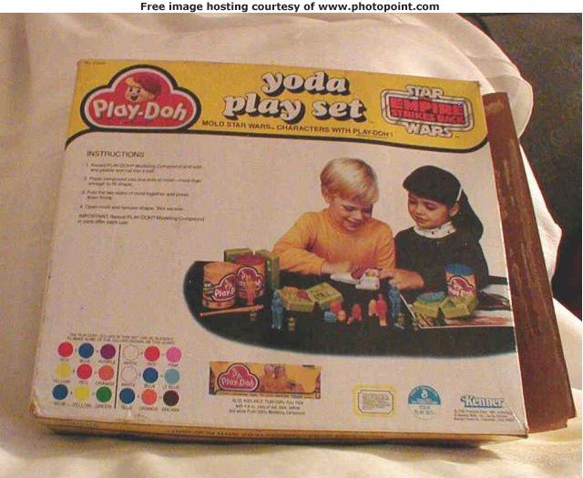Back of Play Doh Yoda Play Set box