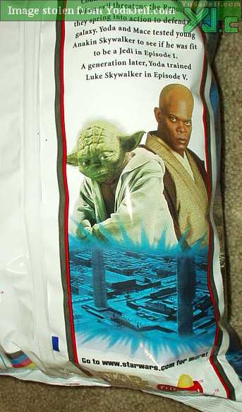 Close-up of Yoda and Mace on the back of the chip bag
