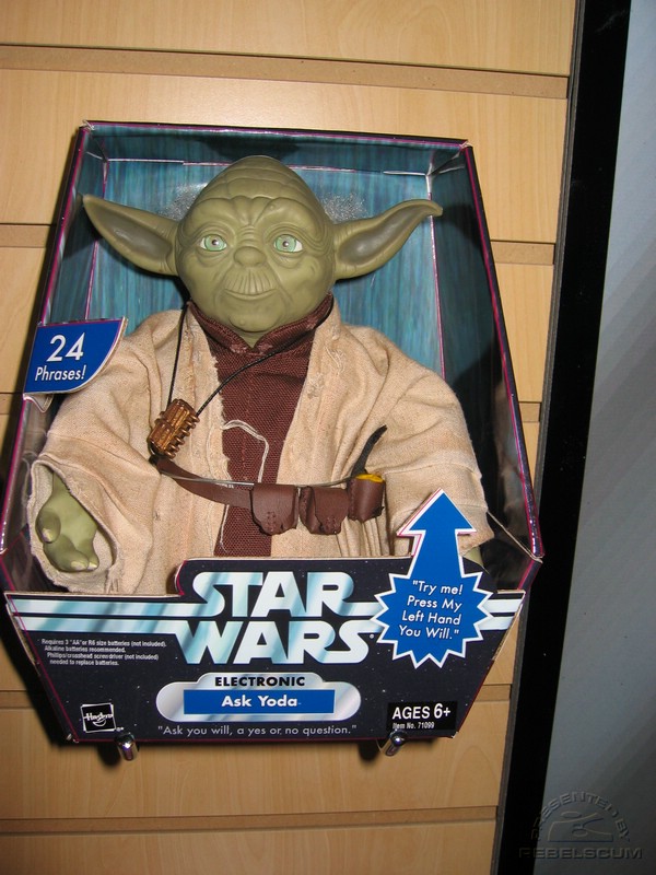 Original Trilogy Collection electronic Ask Yoda figurine